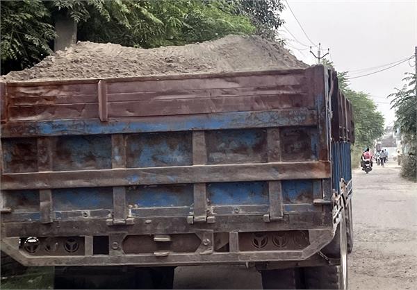 people are facing difficulties due to black marketing of sand