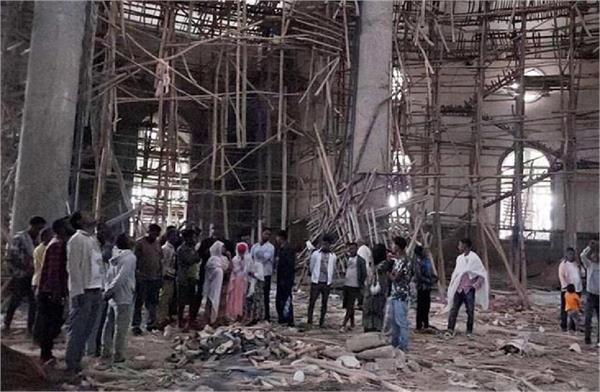 major accident  under construction church collapses