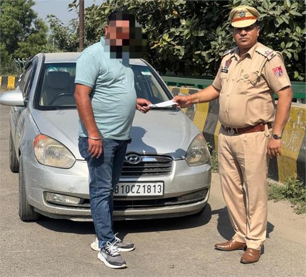 drivers who put police logos on private vehicles are no longer safe