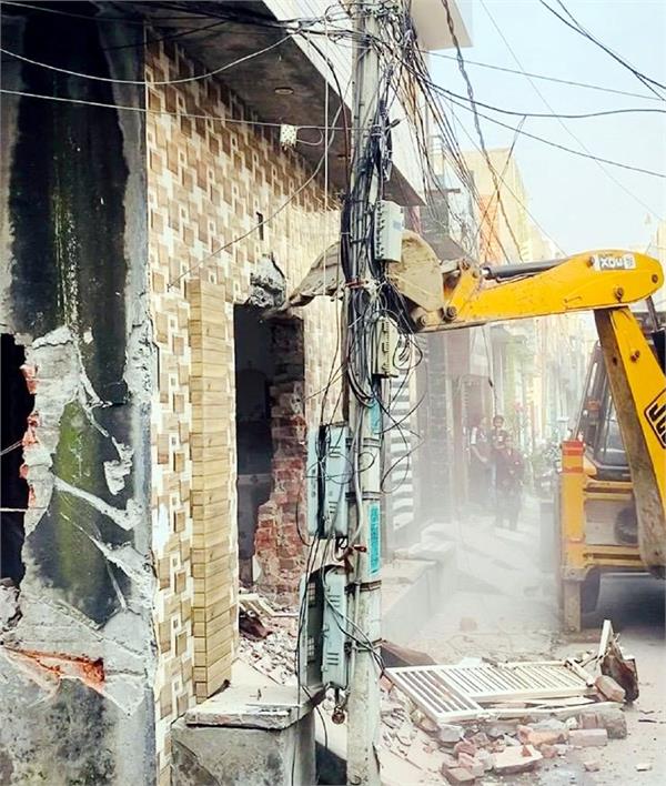 drug smuggler  s illegal property demolished