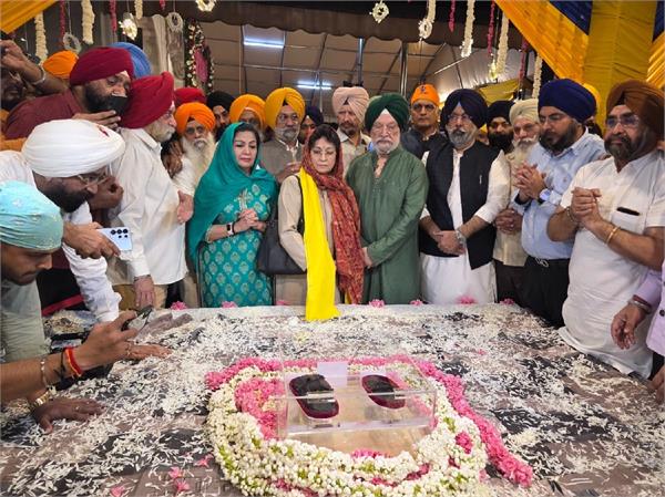 charan suhave yatra guru gobind singh ji mata sahib kaur ji pair