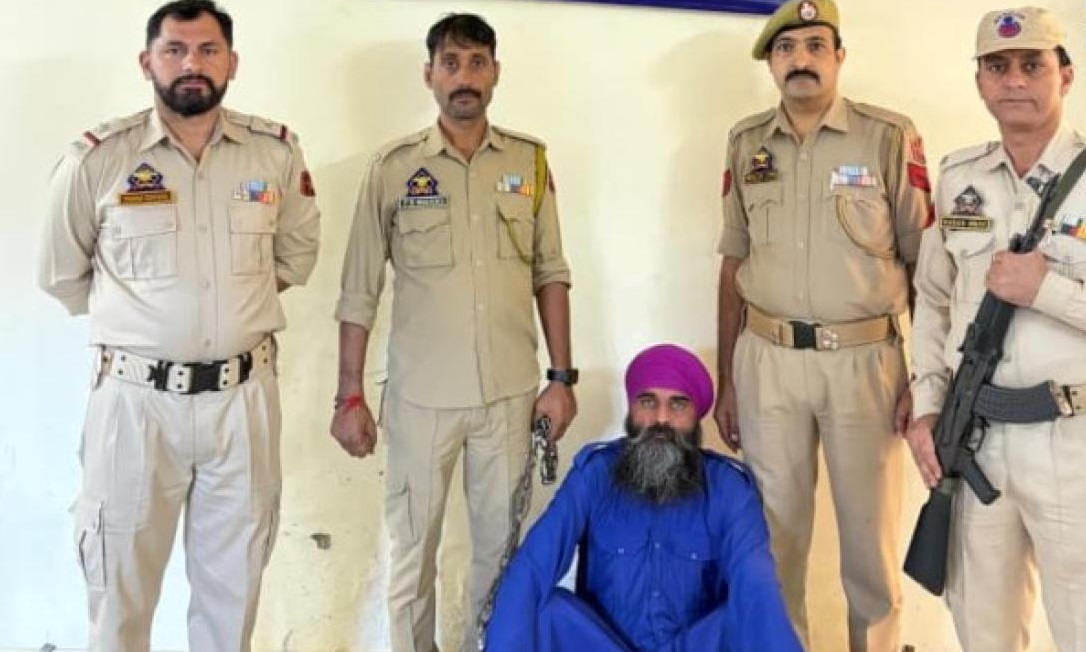 ਸਾਂਬਾ ਗੁਰਦੁਆਰੇ 'ਚ ਬੇਅਦਬੀ, ਮਾਹੌਲ ਤਣਾਅਪੂਰਨ, ਦੋਸ਼ੀ ਗ੍ਰਿਫ਼ਤਾਰ