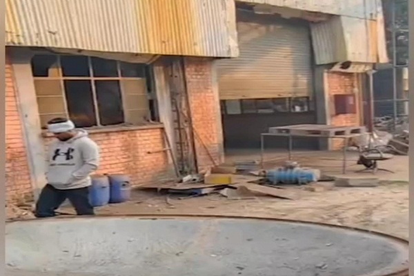 ਪੰਜਾਬ 'ਚ ਚੜ੍ਹਦੀ ਸਵੇਰ Verka Milk Plant ਅੰਦਰ ਵੱਡਾ ਧਮਾਕਾ! ਜਾਨ ਬਚਾਉਣ ਲਈ ਇੱਧਰ-ਉੱਧਰ ਦੌੜੇ ਮਜ਼ਦੂਰ
