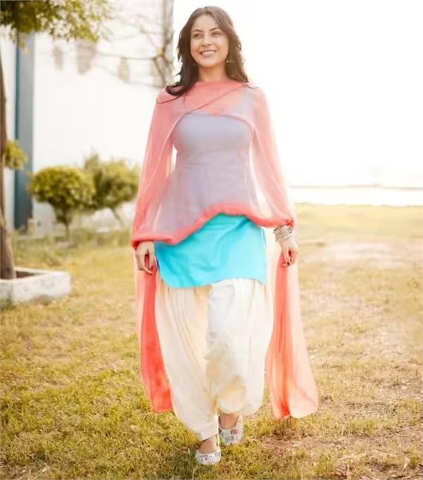 salwar suits are giving young women a simple  sober look