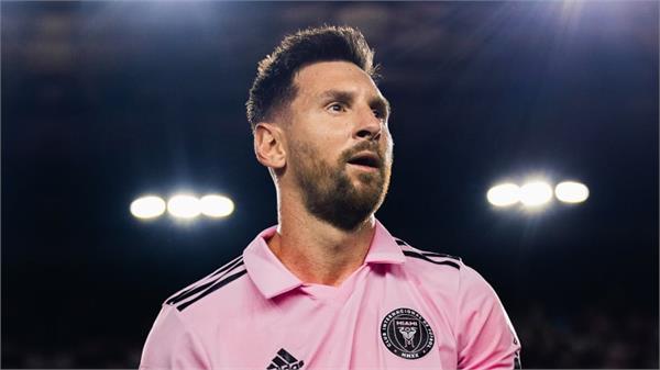 messi extends his contract with inter miami until 2028