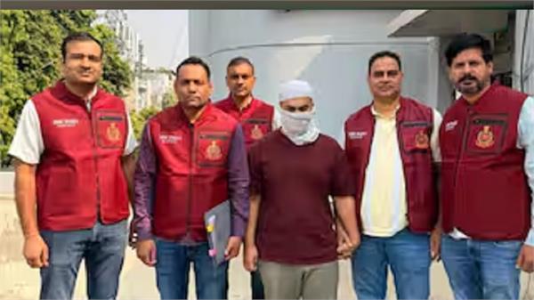 former officer 27 crores drugs arrested