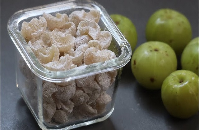 ਤੁਸੀਂ ਵੀ ਘਰ ''ਚ ਬਣਾਉਣਾ ਚਾਹੁੰਦੇ ਹੋ ਬਾਜ਼ਾਰ ਵਰਗੀ ਸ਼ੂਗਰ ਫ੍ਰੀ ਆਂਵਲਾ ਕੈਂਡੀ, ਬੇਹੱਦ ਆਸਾਨ ਹੈ ਵਿਧੀ