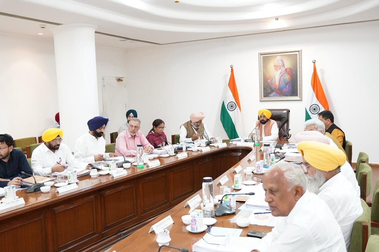 ਵੱਡੀ ਖ਼ੁਸ਼ਖ਼ਬਰੀ! ਪੰਜਾਬ ਸਰਕਾਰ ਵੱਲੋਂ ਤਨਖ਼ਾਹਾਂ 'ਚ 10-10 ਹਜ਼ਾਰ ਰੁਪਏ ਦਾ ਵਾਧਾ