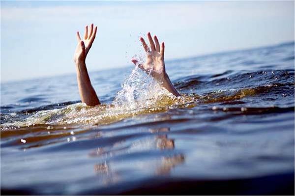 2 children drowned in the ganga river while bathing