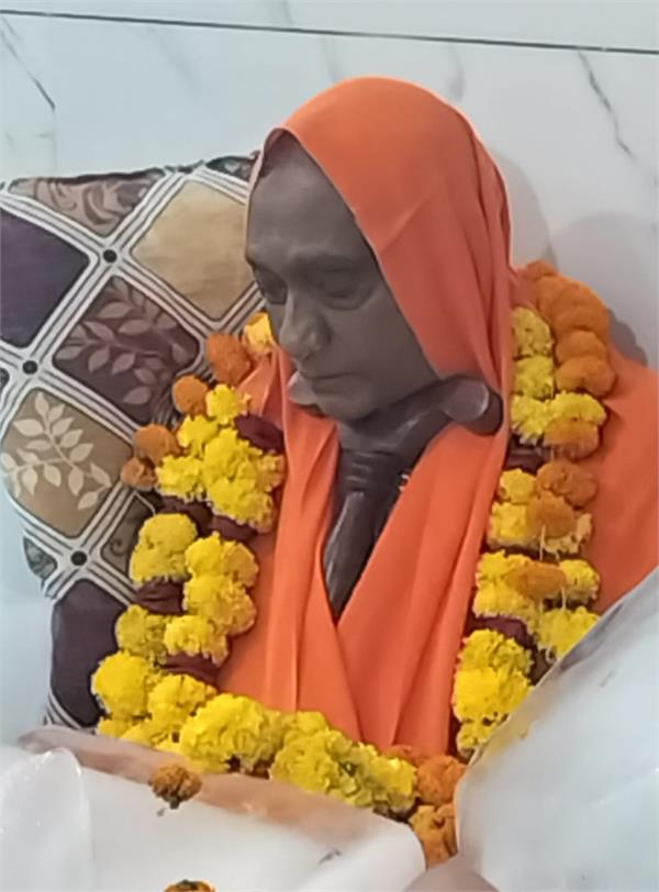 mahant narayan puri