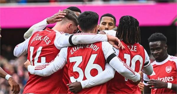chelsea beat liverpool  arsenal top the points table