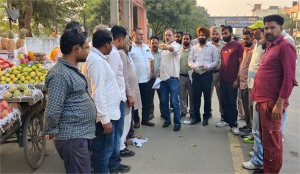 health department takes strict action against who use   single use   plastic