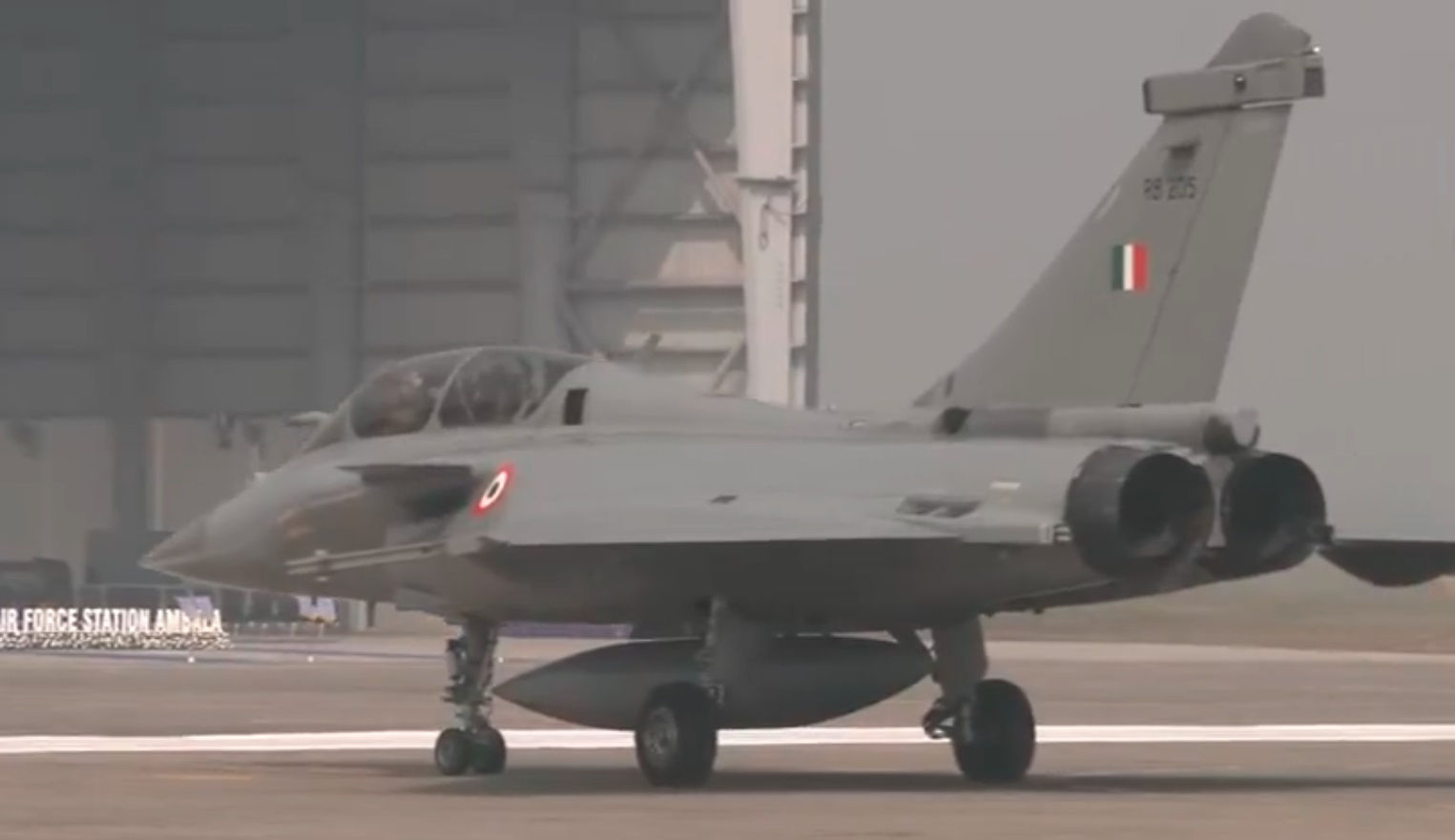 ਰਾਸ਼ਟਰਪਤੀ ਮੁਰਮੂ ਨੇ ਰਾਫੇਲ ''ਚ ਭਰੀ ਉਡਾਣ, ਏਅਰ ਚੀਫ਼ ਮਾਰਸ਼ਲ AP ਸਿੰਘ ਨੇ ਸੰਭਾਲੀ ਕਮਾਨ