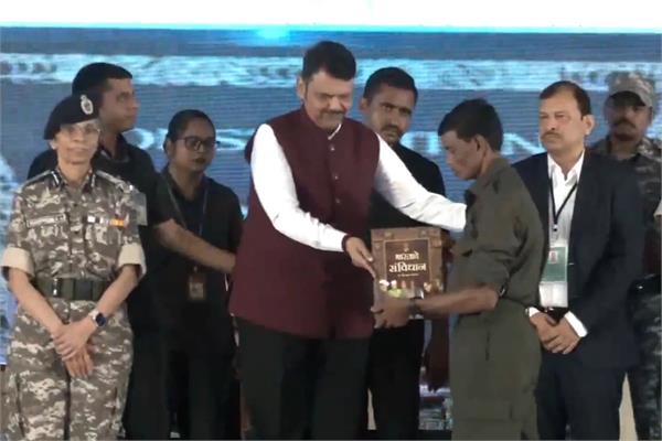 naxals surrender
