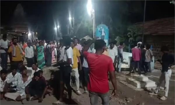 protest controversy stone pelting
