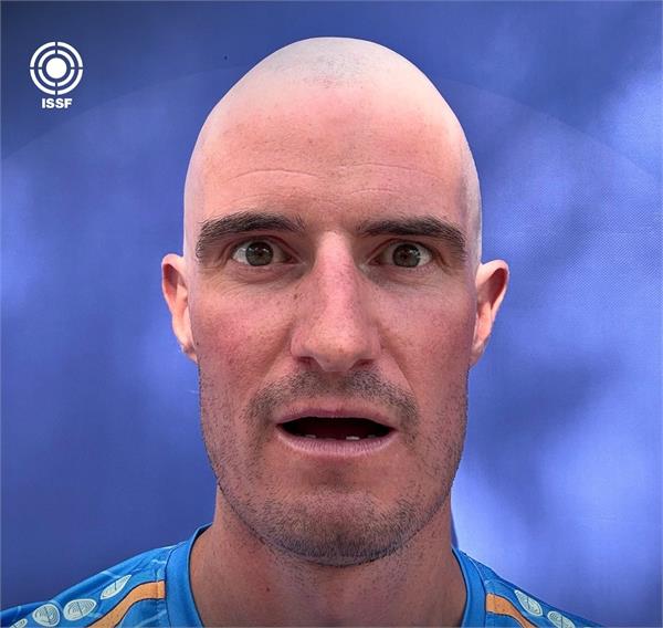 india  s trap shooting coach peter wilson shaves his hair in joy as promised