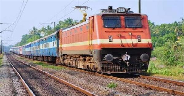 horrifying  young man dies after being hit by train