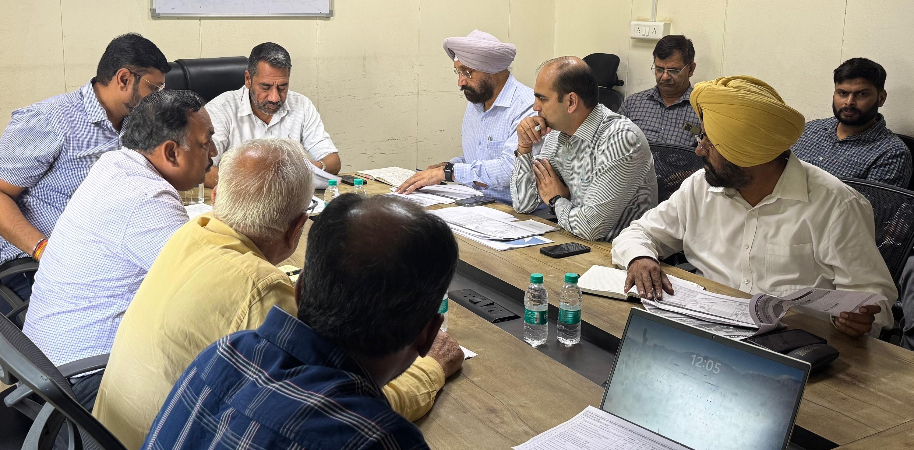 ਨਿਗਮ ਅਧਿਕਾਰੀਆਂ ਨੂੰ ਵਿਕਾਸ ਕਾਰਜਾਂ ’ਚ ਤੇਜ਼ੀ ਲਿਆਉਣ ਦੇ ਹੁਕਮ