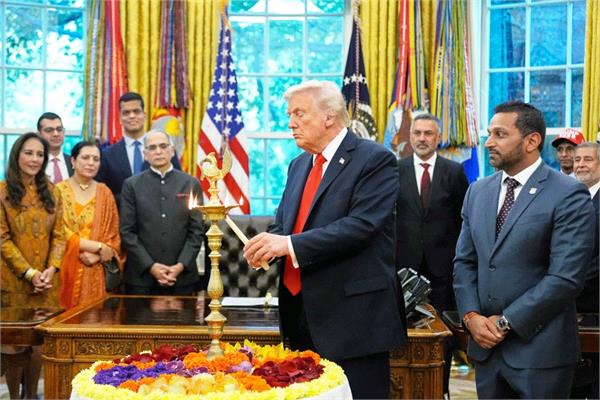 ambassador vinay mohan kwatra joins president trump in diwali celebrations