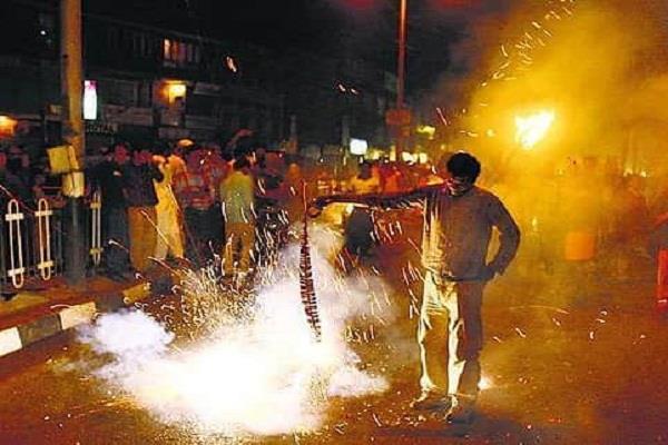 strict orders issued against bursting of firecrackers in mohali