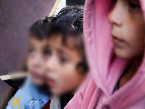 pakistan  parents strangle 2 children to death