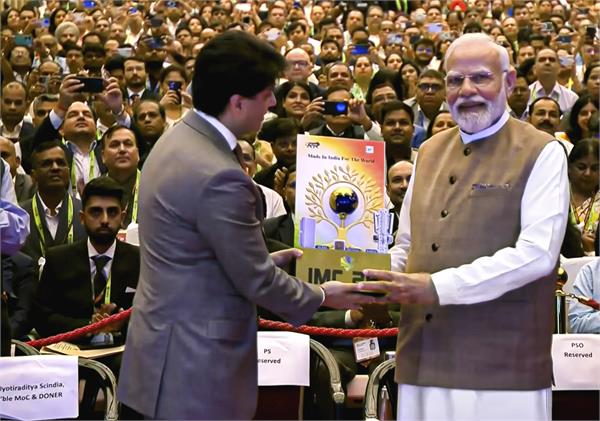 today 1gb of data costs less cup of tea  pm narendra modi