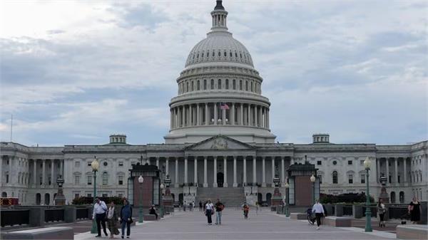 trump remains neutral on government shutdown  congress deadlock continues