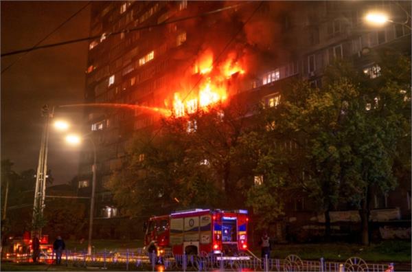 russian airstrikes cause heavy damage in ukraine  s capital  injuring at least 9