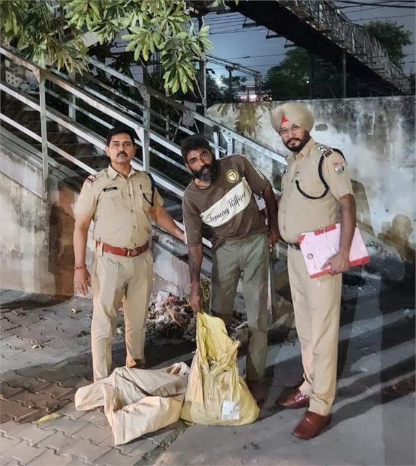 one arrested in parcel theft case at city railway station