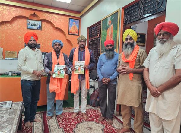 youth travels 550 km on motorcycle from up to help flood victims