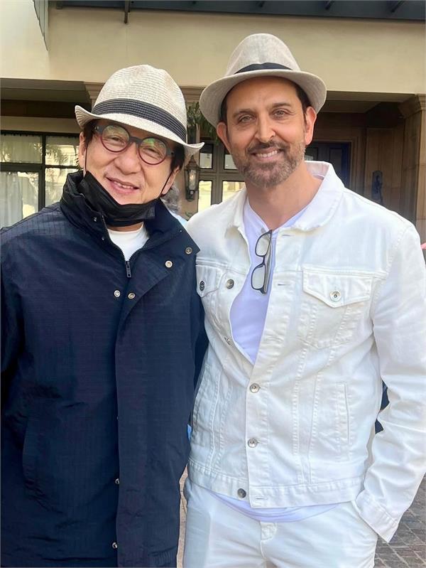 hrithik roshan meets jackie chan  shares picture on instagram