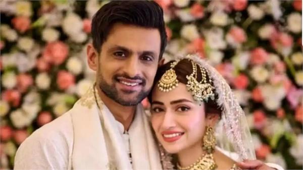 shoaib malik moved towards third divorce