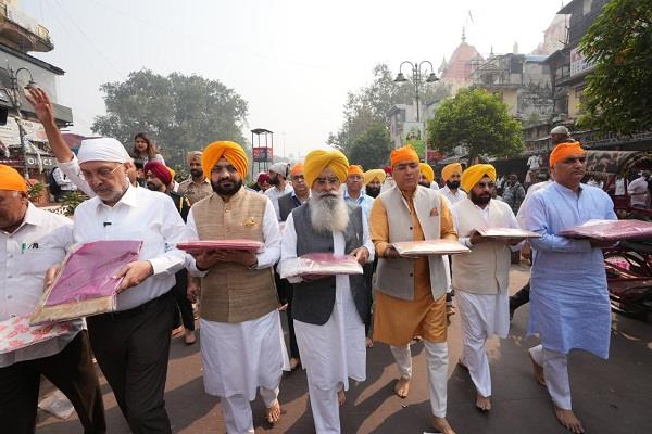 mann sarkar seeks blessings from guru sahib for martyrdom day celebrations
