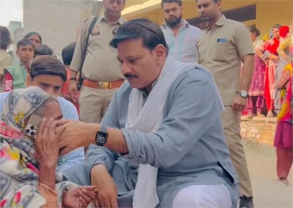 youth dies of injuries due to beating in greater noida