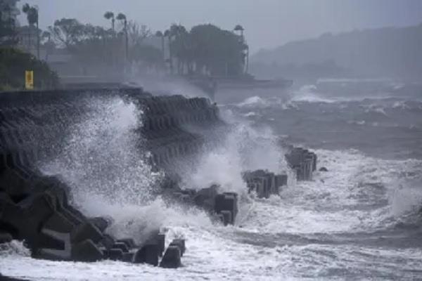 cyclone rain landslide flood