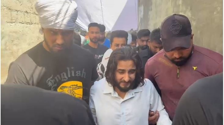 ਖਾਨ ਸਾਬ੍ਹ ਨੂੰ ਵੱਡਾ ਝਟਕਾ, ਮਾਂ ਤੋਂ ਬਾਅਦ ਪਿਤਾ ਦਾ ਵੀ ਹੋਇਆ ਦੇਹਾਂਤ