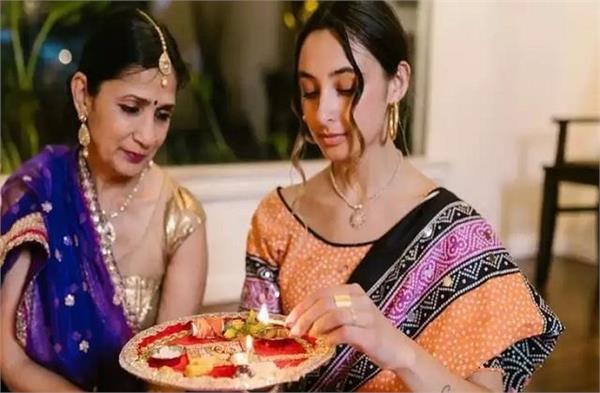 diwali clothes colors maa lakshmi diwali 2025
