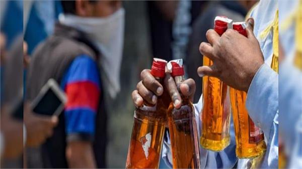 two members of a liquor smuggling gang arrested