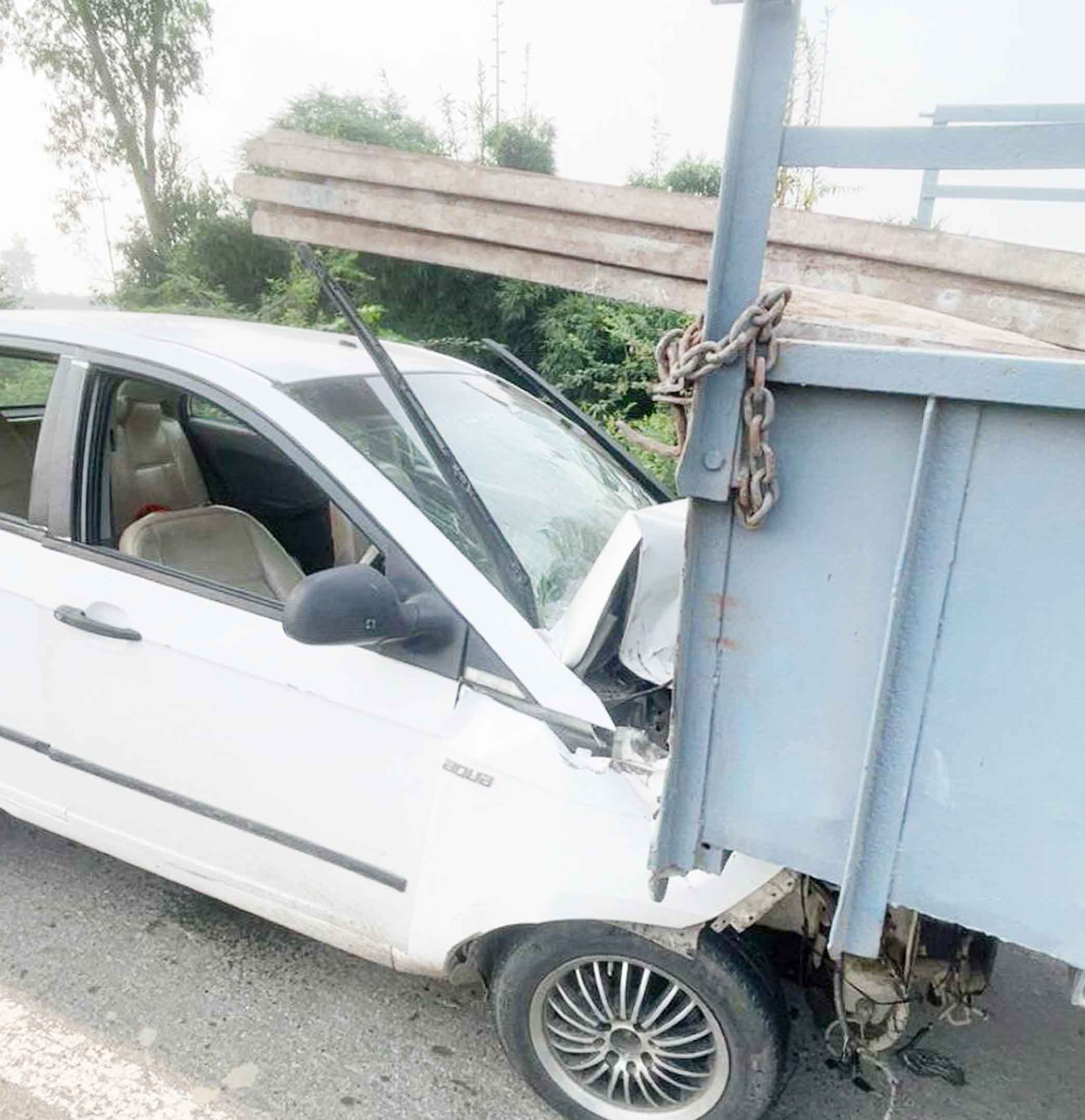 ਟਰੈਕਟਰ-ਟਰਾਲੀ ’ਚ ਵੱਜੀ ਕਾਰ, ਇਕੋ ਪਰਿਵਾਰ ਦੇ 6 ਜੀਅ ਜ਼ਖ਼ਮੀ