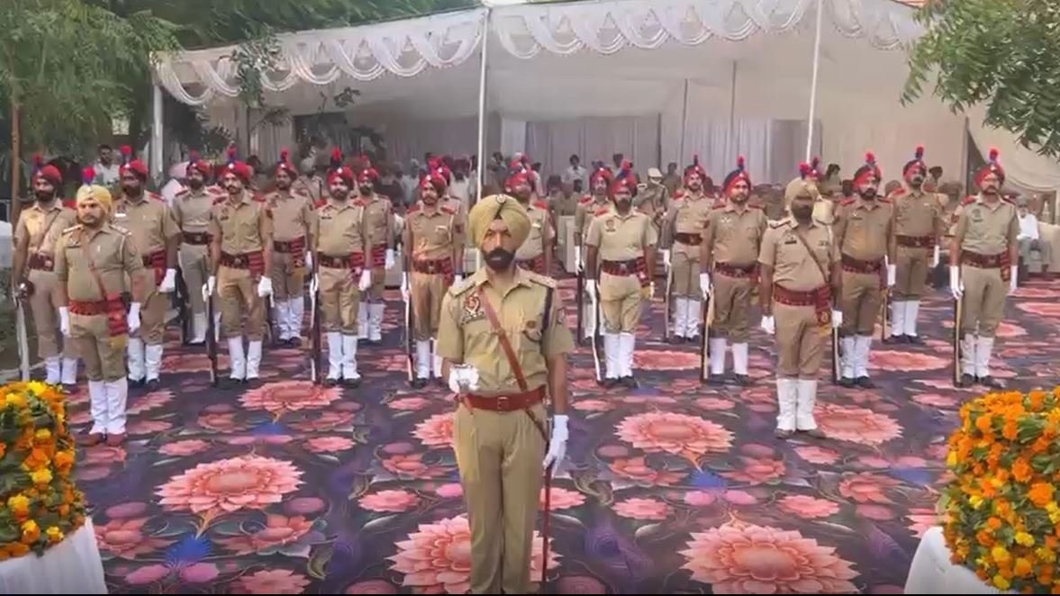 ਬਰਨਾਲਾ ''ਚ ਮਨਾਇਆ ਗਿਆ ਪੁਲਸ ਯਾਦਗਾਰੀ ਦਿਵਸ