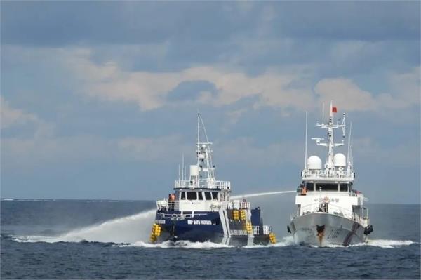 chinese coast guard rams and damages philippine ship