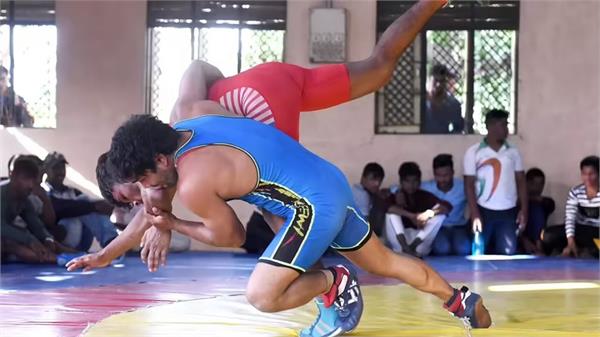 all four indian greco roman wrestlers lose in first round
