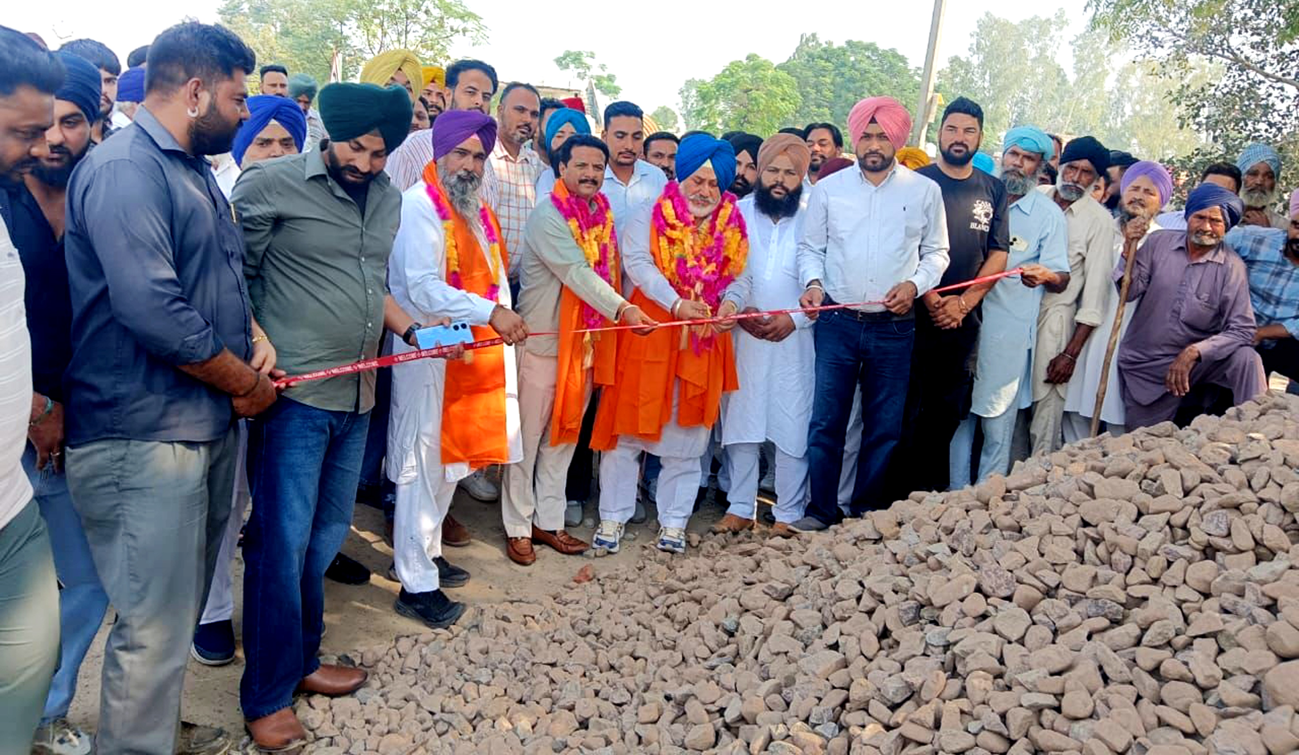 ਸਮਾਣਾ ’ਚ 100 ਪੇਂਡੂ ਲਿੰਕ ਸੜਕਾਂ ਜੰਗੀ ਪੱਧਰ ’ਤੇ ਬਣਨੀਆਂ ਸ਼ੁਰੂ : ਵਿਧਾਇਕ ਜੌੜਾਮਾਜਰਾ