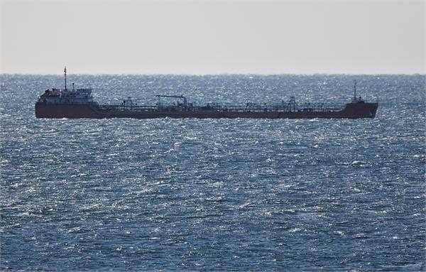russian crude oil tanker changes course