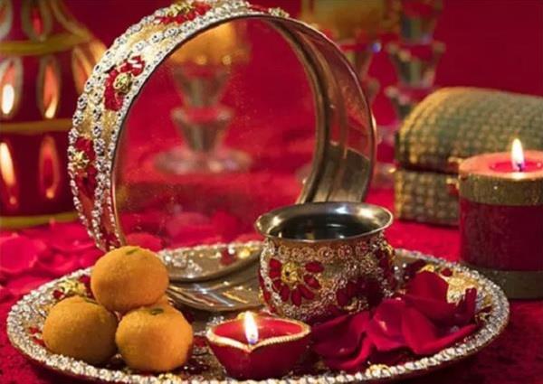 karva chauth 2025  women  fasting