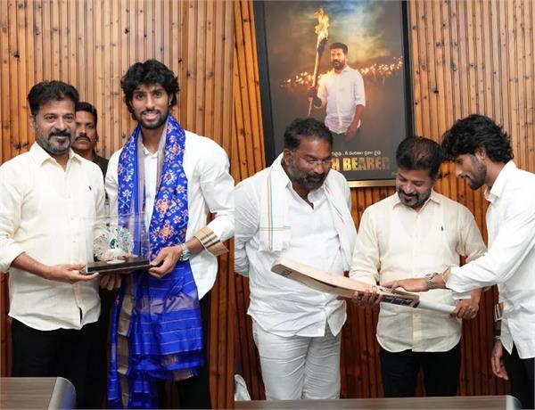 asia cup hero tilak varma meets telangana chief minister reddy