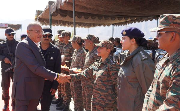 lieutenant governor kavinder gupta celebrated diwali with army personnel