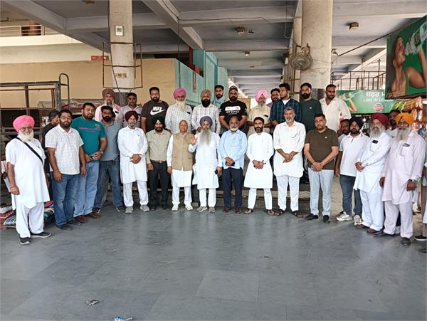 roadways employees and private bus operators clash over amritsar bus stand