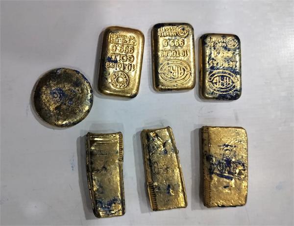 bsf  1 crore  gold biscuits  seized