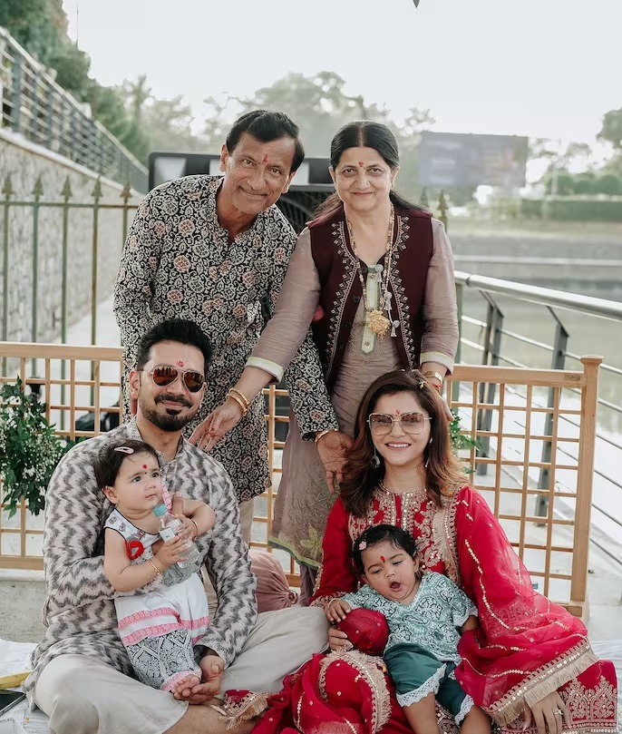 ਰੂਬੀਨਾ ਦਿਲਾਇਕ ਨੇ ਆਪਣੀ ਮਾਂ ਤੇ ਜੁੜਵਾਂ ਬੱਚੀਆਂ ਦਾ ਪਿਆਰਾ ਵੀਡੀਓ ਕੀਤਾ ਸਾਂਝਾ